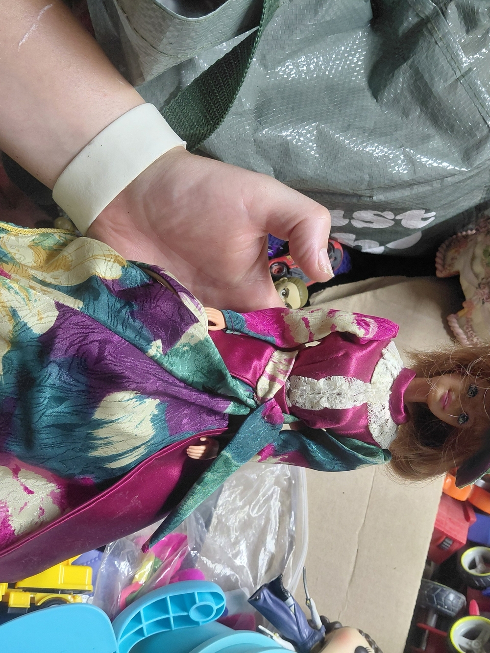 a vintage 1995 Autumn Glory Barbie Doll from Mattel’s Enchanted Seasons Collecti